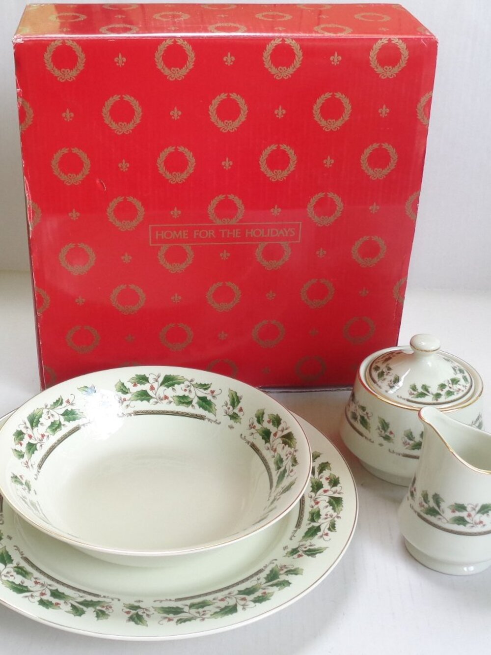Vintage Christmas Serving Platter Vegetable Bowl Sugar & Creamer